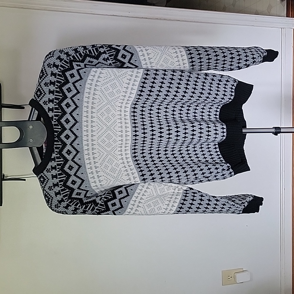 Vintage Men's Sweater Graphix Sweater,  Gray, Black and White,  Size L